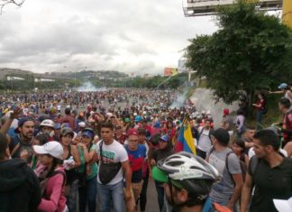 EDITORIAL del Washington Post: La región no puede limitarse a esperar que Venezuela vaya hacia la guerra civil