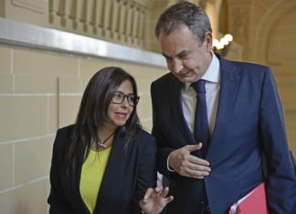 Zapatero, vete a lustrar tus zapatos y no embarres los de Venezuela por Antonella Marty