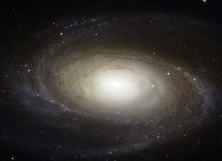 Encuentran un agujero negro que devora materia por encima del «límite crítico»