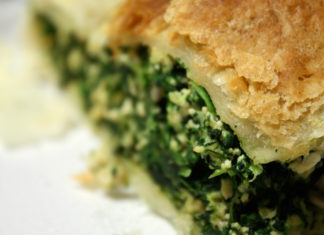 Los Snacks Típicos en Grecia: Spanakopitakia, Tiropitakia