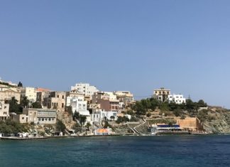 Syros: Una señora noble que nos da la bienvenida a las puertas de las Cícladas por Thaleia