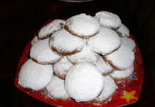 Kourabies, Típica Polvorosa de Mantequilla con Almendras