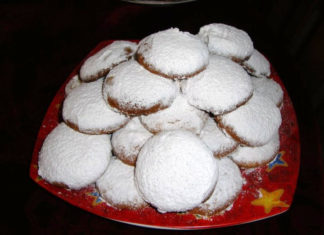 Kourabies, Típica Polvorosa de Mantequilla con Almendras