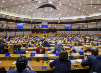 Eurocámara vota a favor de sancionar funcionarios del gobierno de Maduro