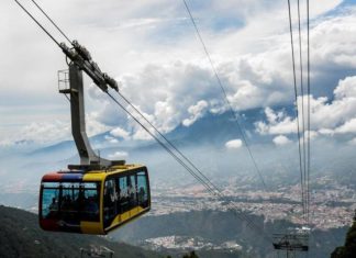 Casi 600 turistas quedaron varados en el teleférico de Mérida por apagón