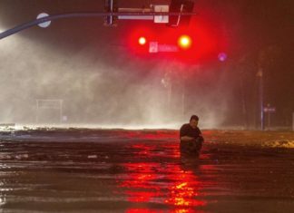 Nate se debilita pero sigue dejando fuertes lluvias en el sureste de EE.UU.