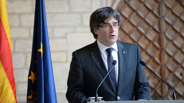 Carles-Puigdemont-comparecencia-Palau-Generalitat_EDIIMA20171026_0793_19