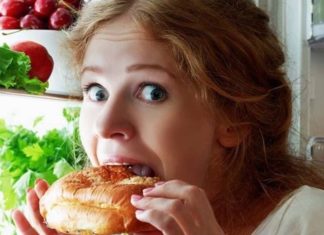 ¿Por qué a veces nos entra un voraz apetito por la noche?