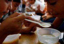 Alrededor de 300.000 niños podrían morir por desnutrición en Venezuela, según Caritas