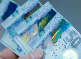 El físico español que transformó células solares en billetes imposibles de falsificar