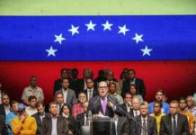 La Eurocámara premia a la oposición venezolana en plena crisis