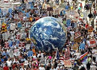 El aumento de las protestas en el mundo tiene múltiples significados