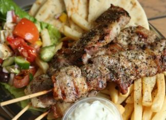 El Típico Souvlaki Griego