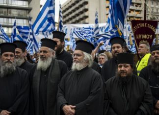 Masiva protesta nacionalista en Atenas contra el acuerdo con Skopie