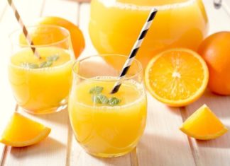 Cómo hacer dos litros de jugo ¡con una naranja!