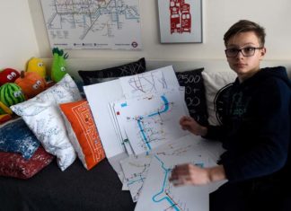 Un niño checo con Asperger convirtió su obsesión por los mapas en diseños
