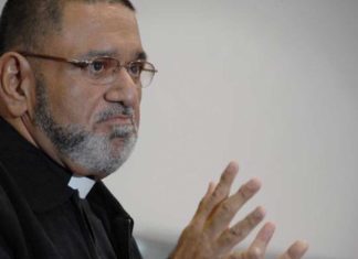 Padre José Palmar, detenido en Estados Unidos, fue liberado y le aceptan el asilo político