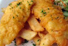 Bakaliaros me Kourkouti, Patates Tiganites kai Skordalia – (Bacalao Rebozado con Papas Fritas y Crema de Ajo)