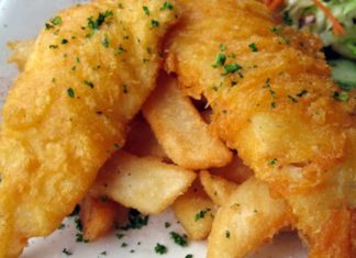 Bakaliaros me Kourkouti, Patates Tiganites kai Skordalia – (Bacalao Rebozado con Papas Fritas y Crema de Ajo)