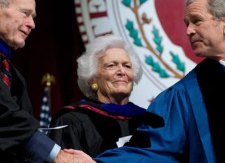 Barbara Bush, la matriarca tradicional que enamoró a EE.UU.
