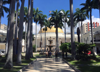 Diez diputados opositores renunciaron a sus partidos y saltaron talanquera (+Foto)