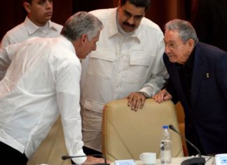 Venezuela compra crudo extranjero para subsidiar a Cuba en medio de crisis interna