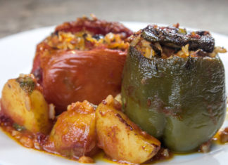 Gemista: Ntomates kai Piperies, Tomates y Pimentones Rellenos