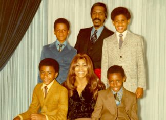Se suicida el hijo mayor de Tina Turner