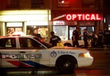 Un atacante mata a dos personas y hiere a 12 en un tiroteo en Toronto