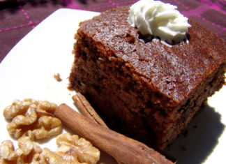 La Tradicional y Apreciada Karydopita o Torta de Nueces