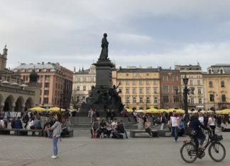 Cracovia: La dolorida belleza de Europa Central elegantemente modernizada
