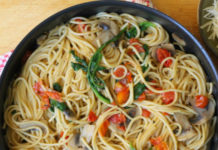 Linguini con Pechugas de Pollo al Curry, Julio César