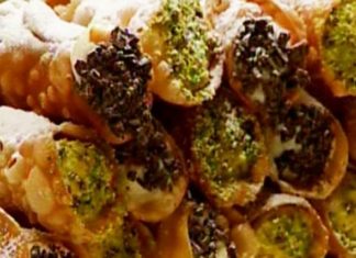 Cañoncitos rellenos (Cannoli siciliani)